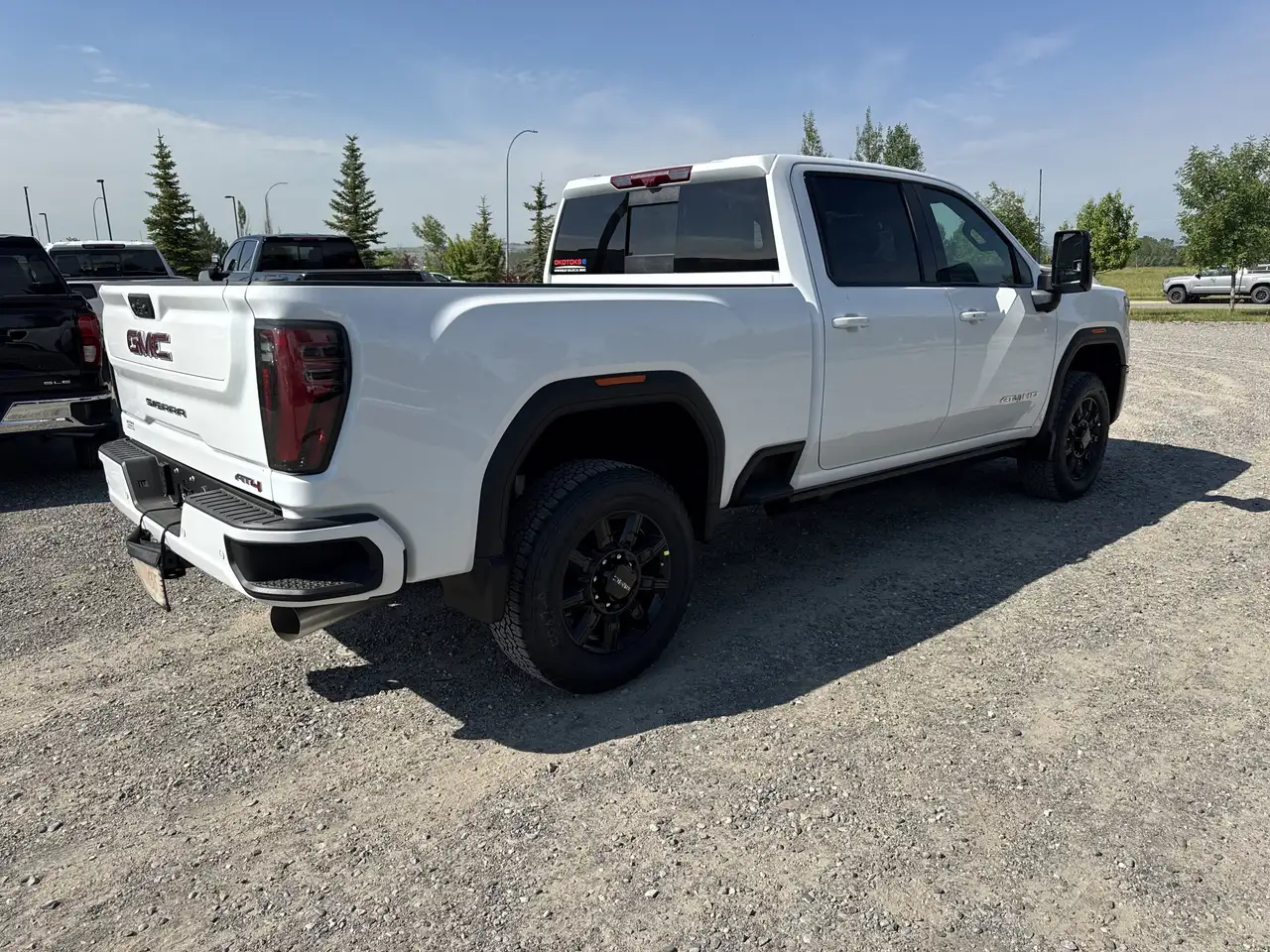 GMC Sierra 3500HD снимка GMC Sierra 3500HD