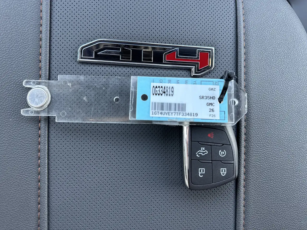 GMC Sierra 3500HD снимка GMC Sierra 3500HD