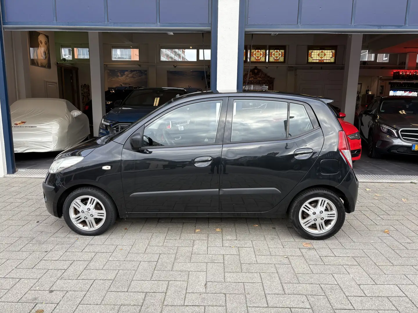 Hyundai i10 1.1 i-Catcher AIRCO/L.M VELGEN/NW APK Zwart - 2