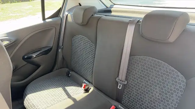 Opel Corsa view 9