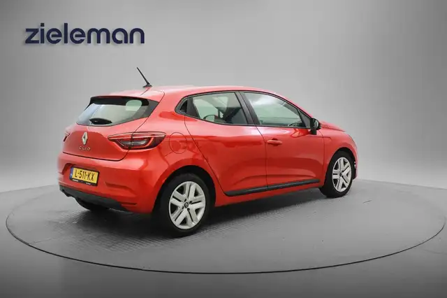 Renault Clio view 12