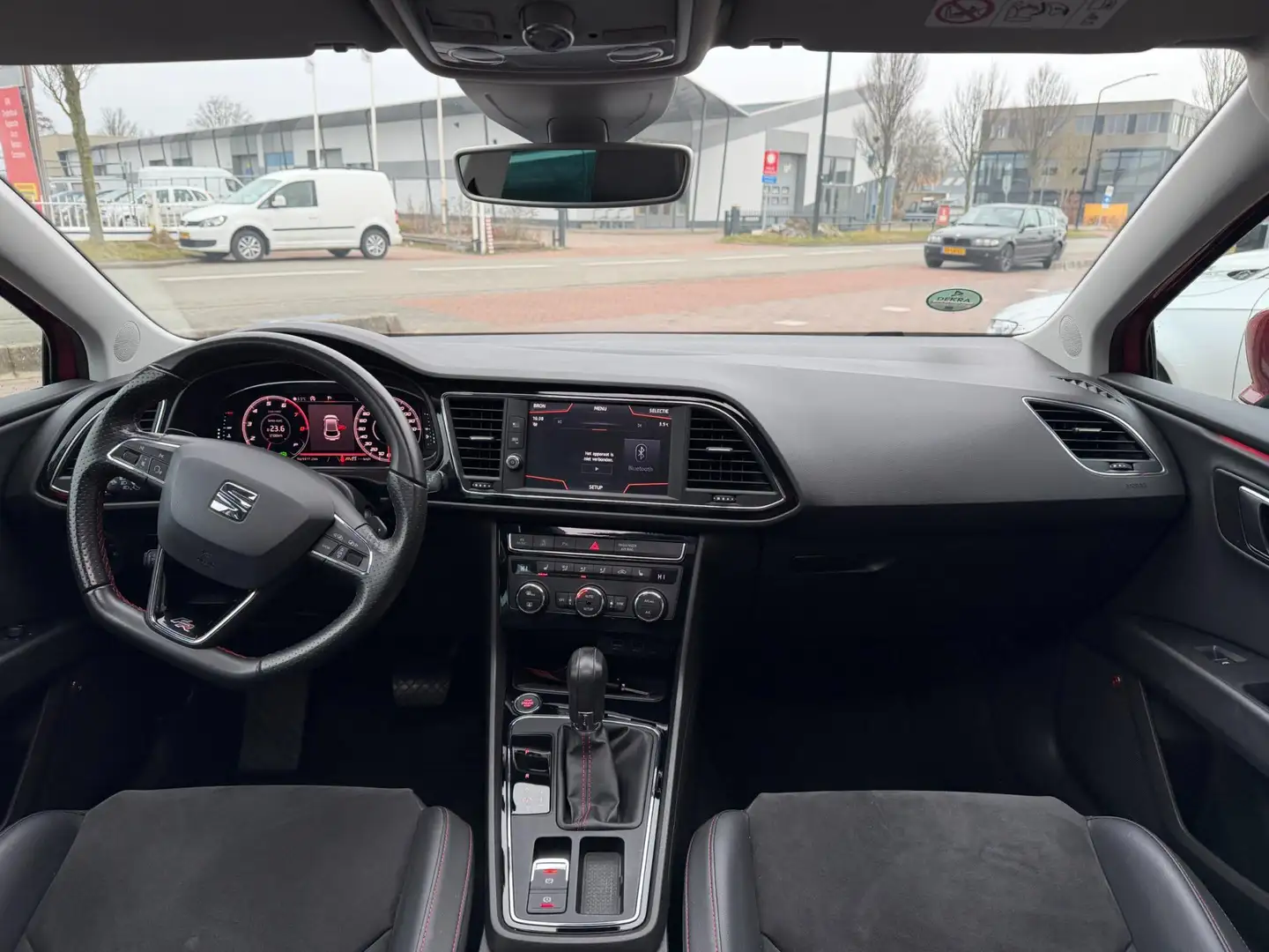 SEAT Leon 1.5 TSI FR Ultimate Edition Black AUT|ACC|Pano|LED Rot - 2