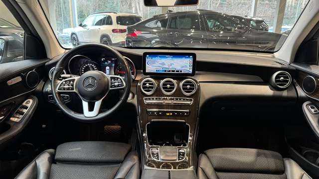 Mercedes-Benz GLC 200 — photo 9