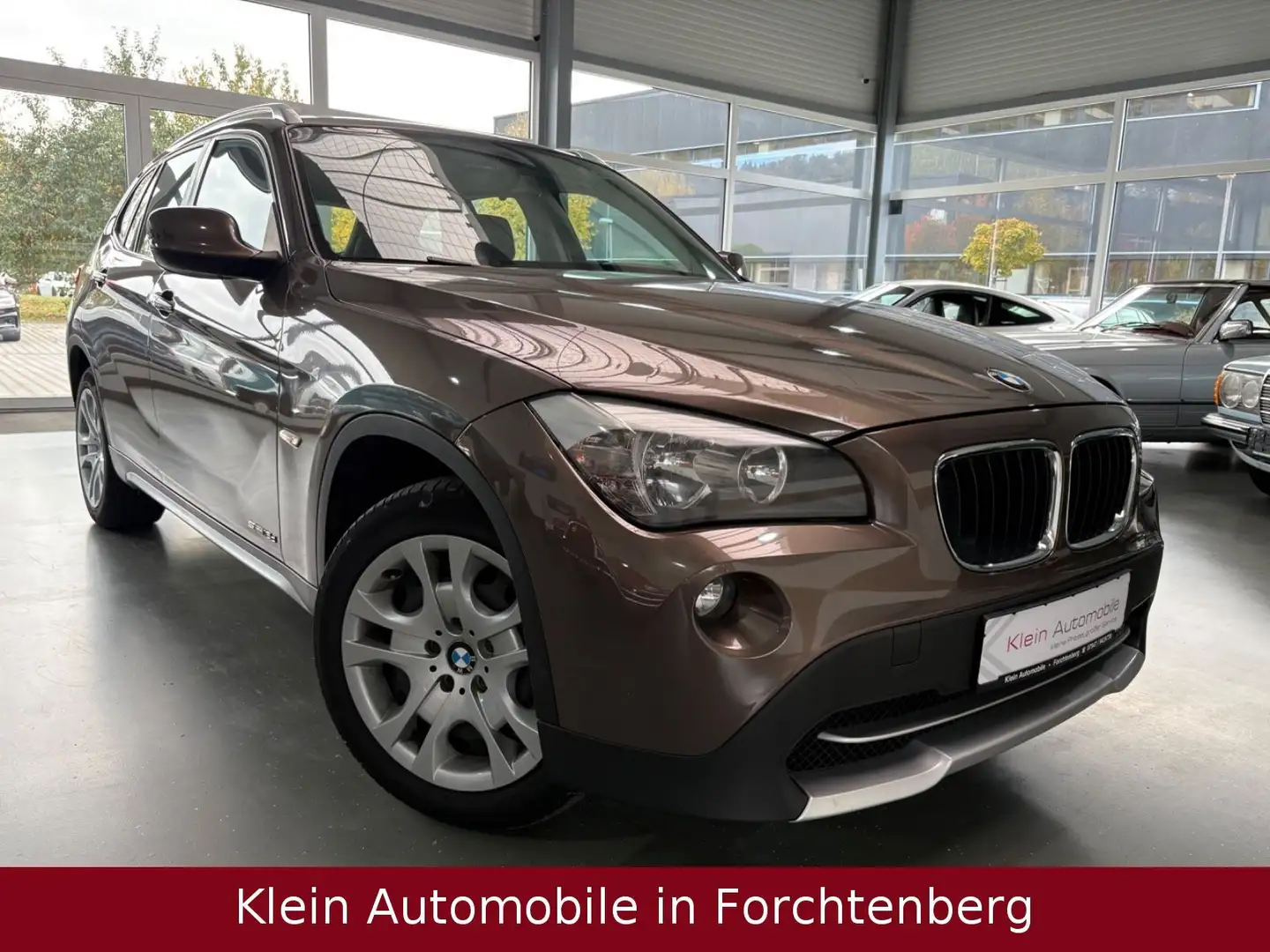 BMW X1 18d X Line Aut. Klimaautomatik SHZ AHK PDC Brun - 1