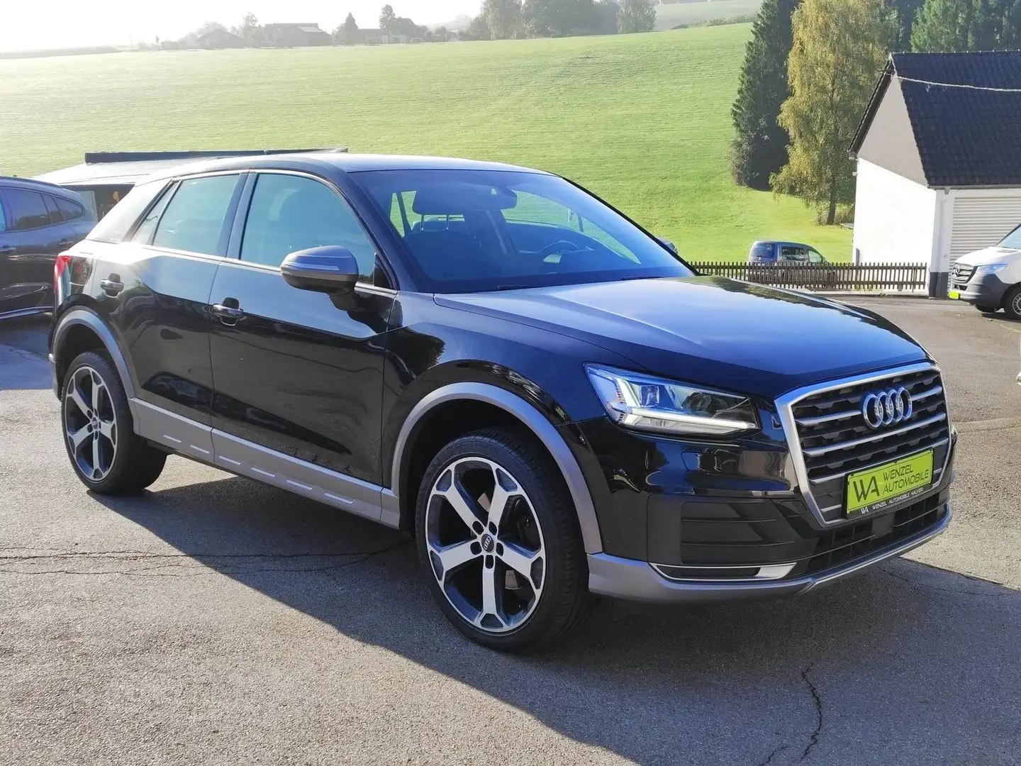 Audi Q2 1.6TDI*PDC*LED*CARPLAY*19ZOLL* Noir - 1