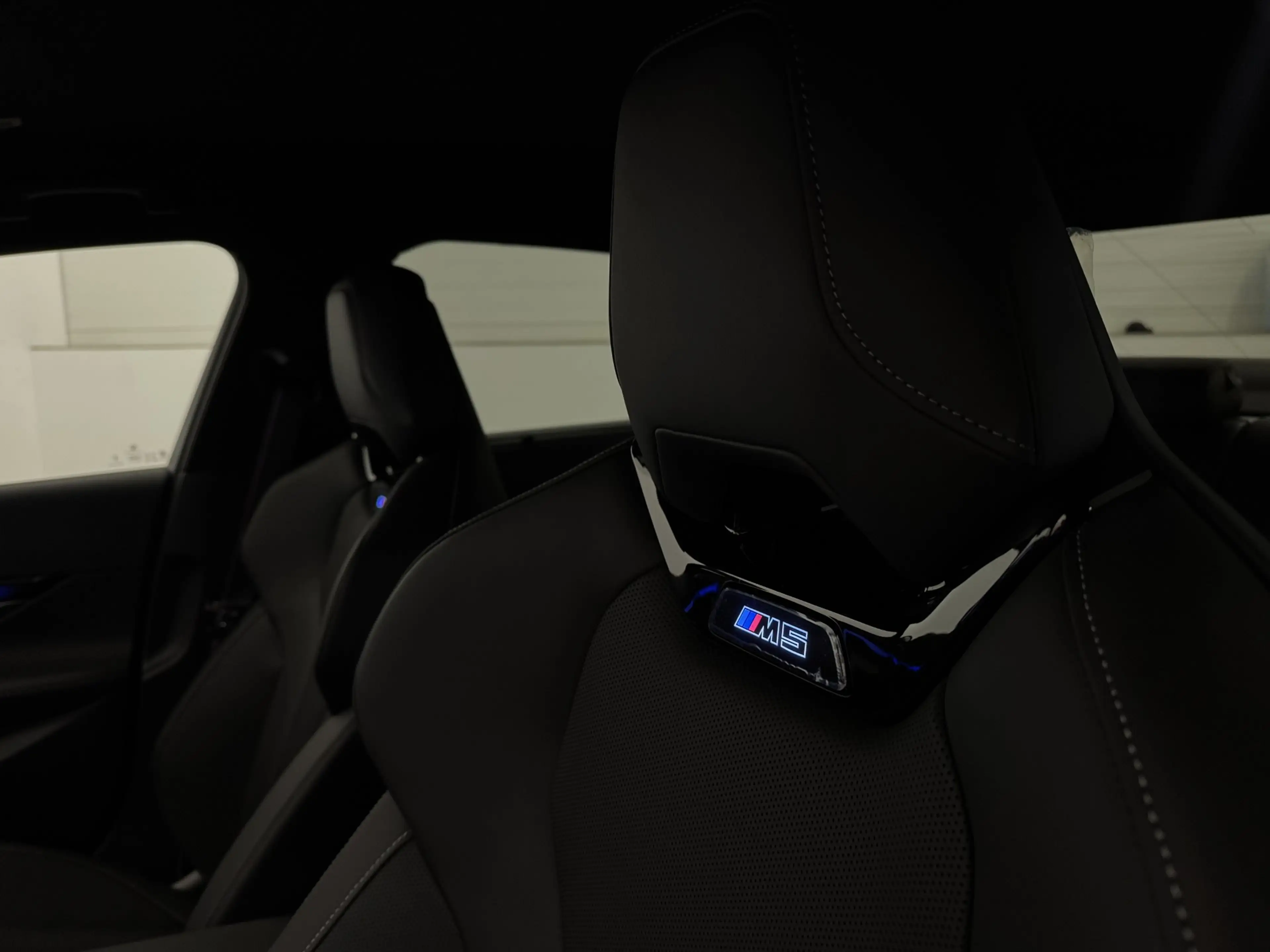 BMW M5 *Carbon / Bowers&Wilkins / Head-Up* — photo 15