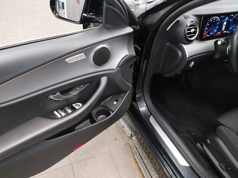 Mercedes-Benz E 300 T de Avantgarde Navi LED Widescreen — photo 14