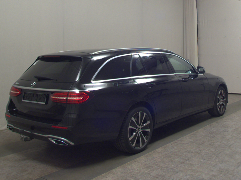 Mercedes-Benz E 300 T de Avantgarde Navi LED Widescreen — photo 4