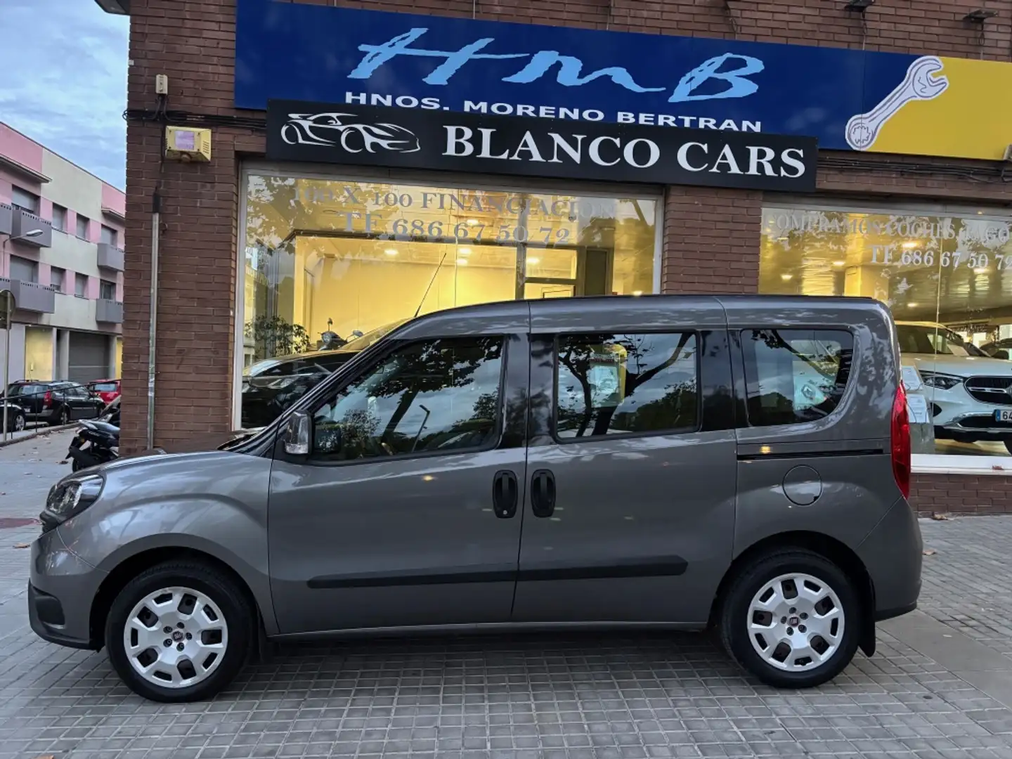 Fiat Doblo Panorama 1.4 T-Jet GNC Corto Lounge Gris - 1