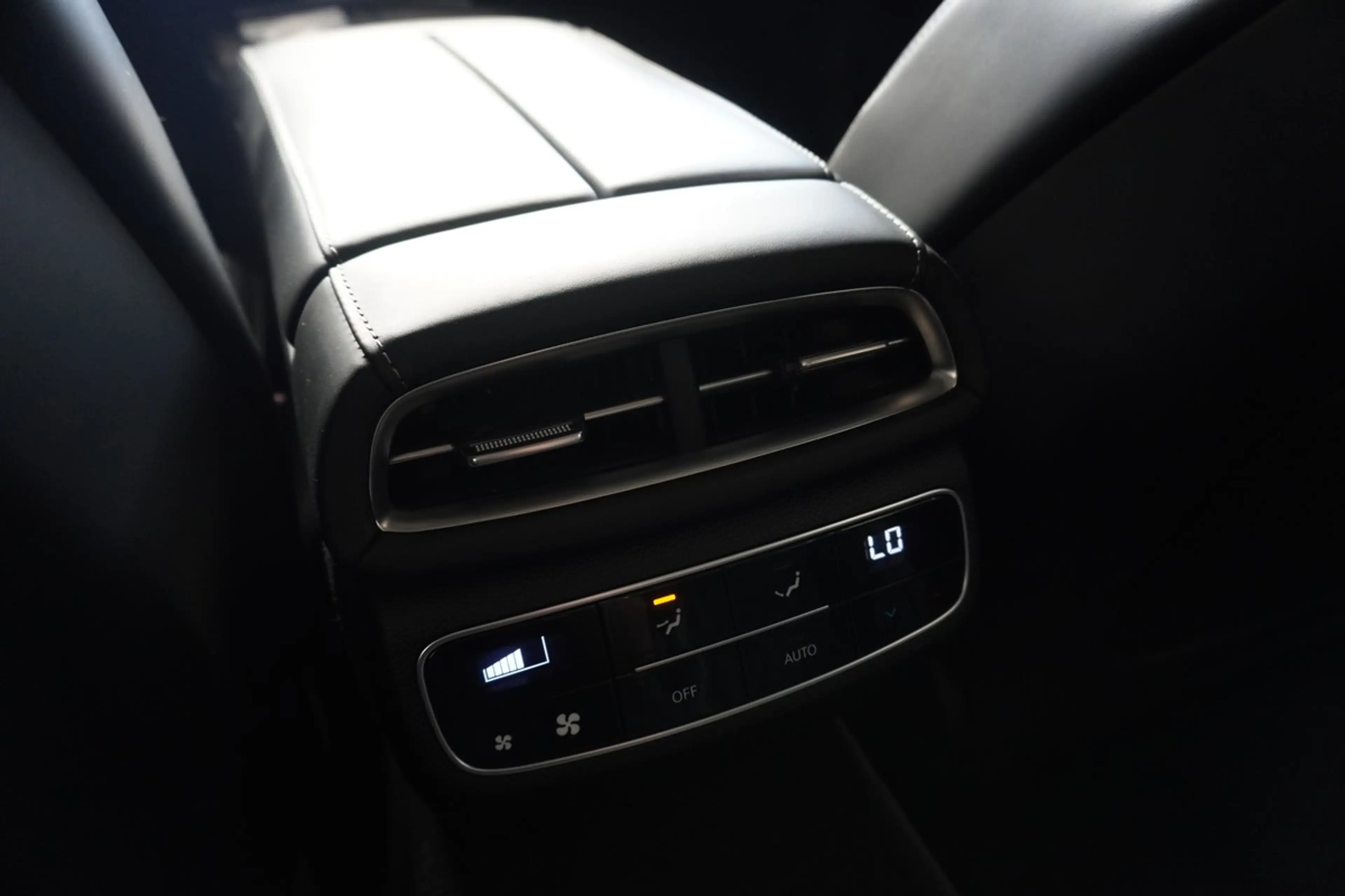 Genesis G80 2.5 T Sport AWD LED ACC 360 Massage HUD Lexicon — photo 22