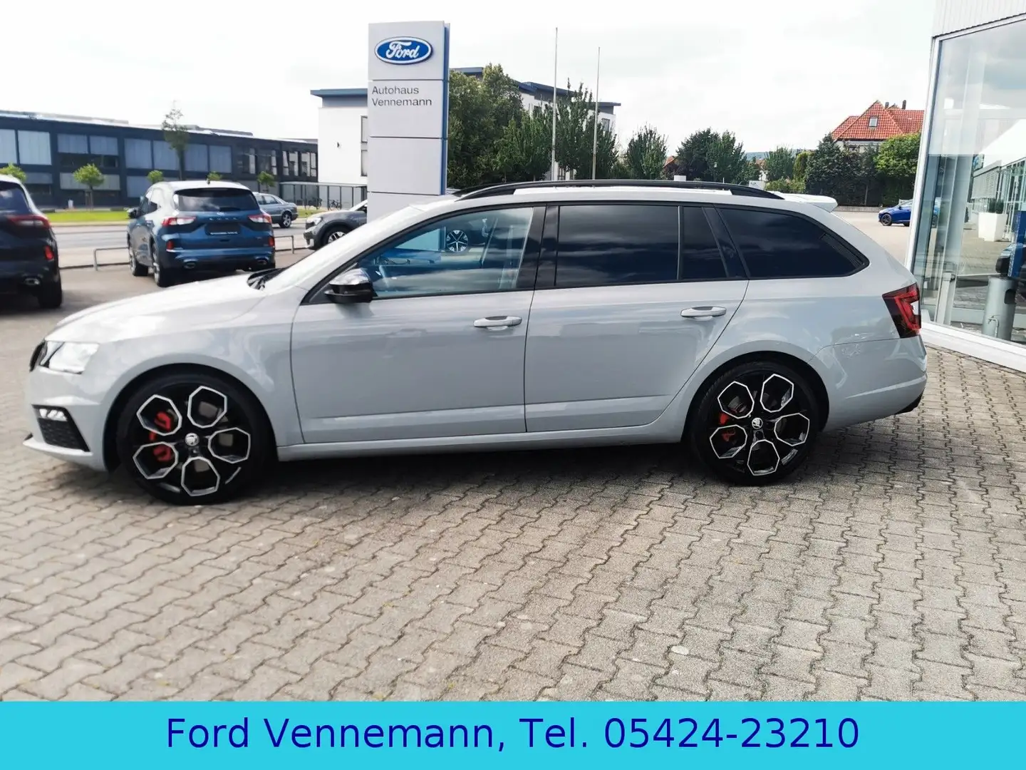 Skoda Octavia Combi 2.0 TSI  RS 60*PanoramaSD*19"Alu* Grau - 2
