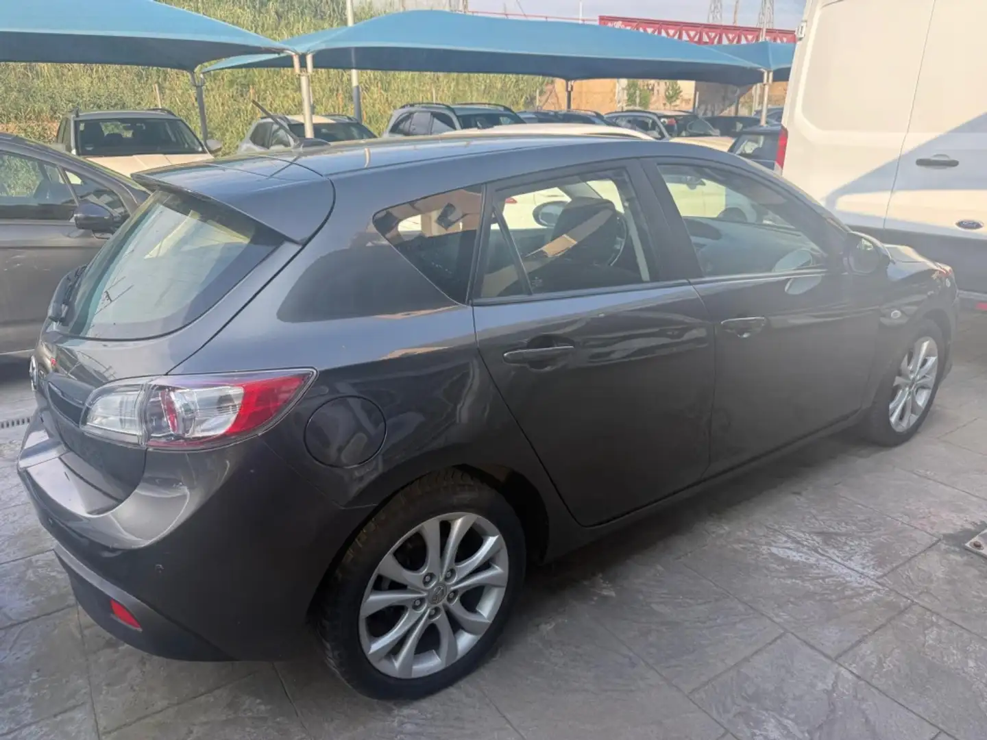 Mazda 3 1.6CRTD Active Gris - 1