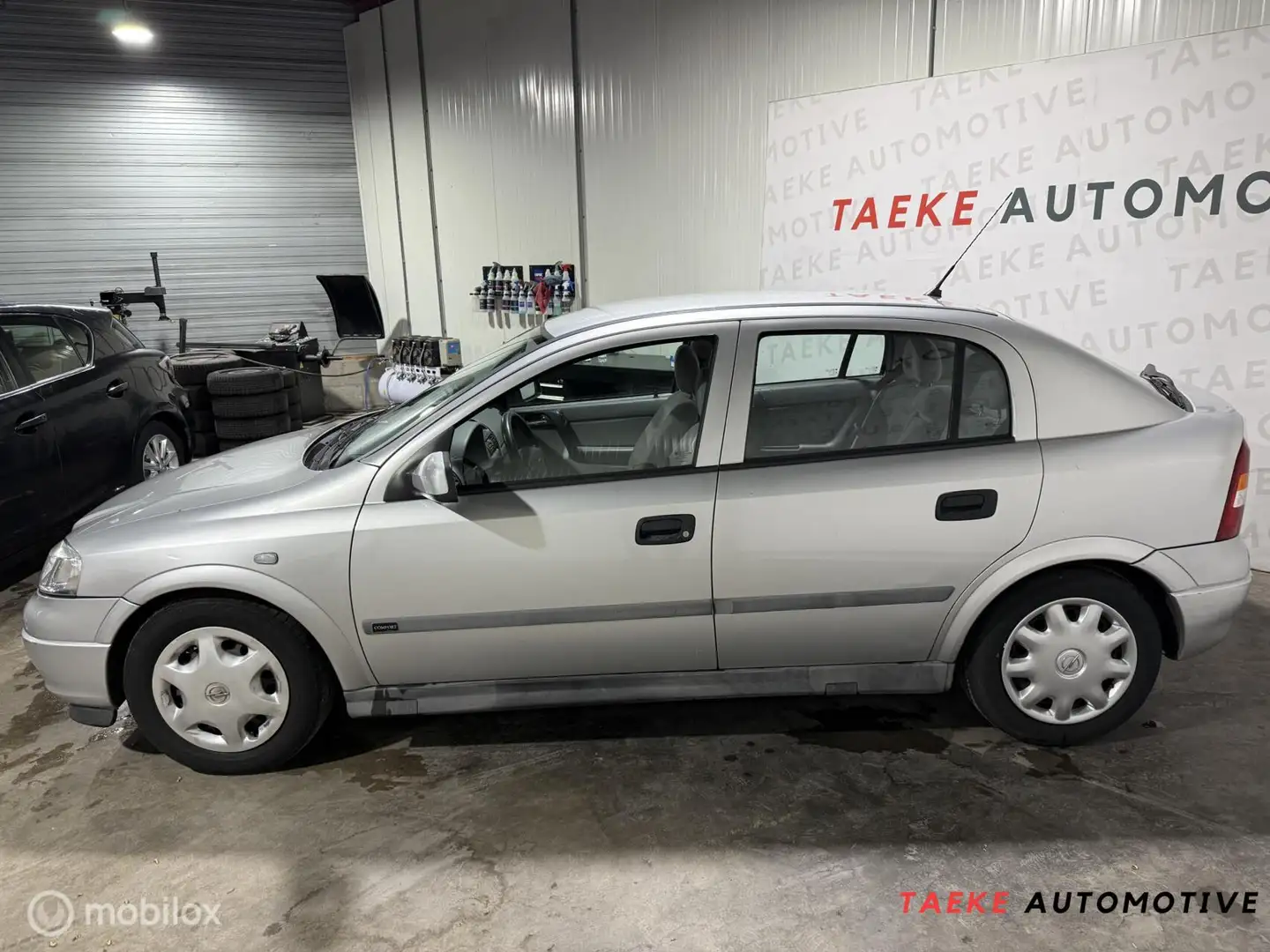 Opel Astra 1.6-16V Comfort Automaat/Airco/Apk/2e EIG Grijs - 2