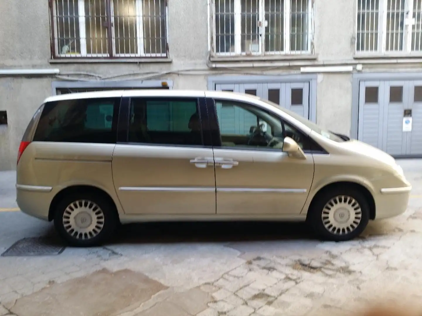 Lancia Phedra Phedra 2.0 mjt Dvd 136cv 6m E4 dpf Goud - 1