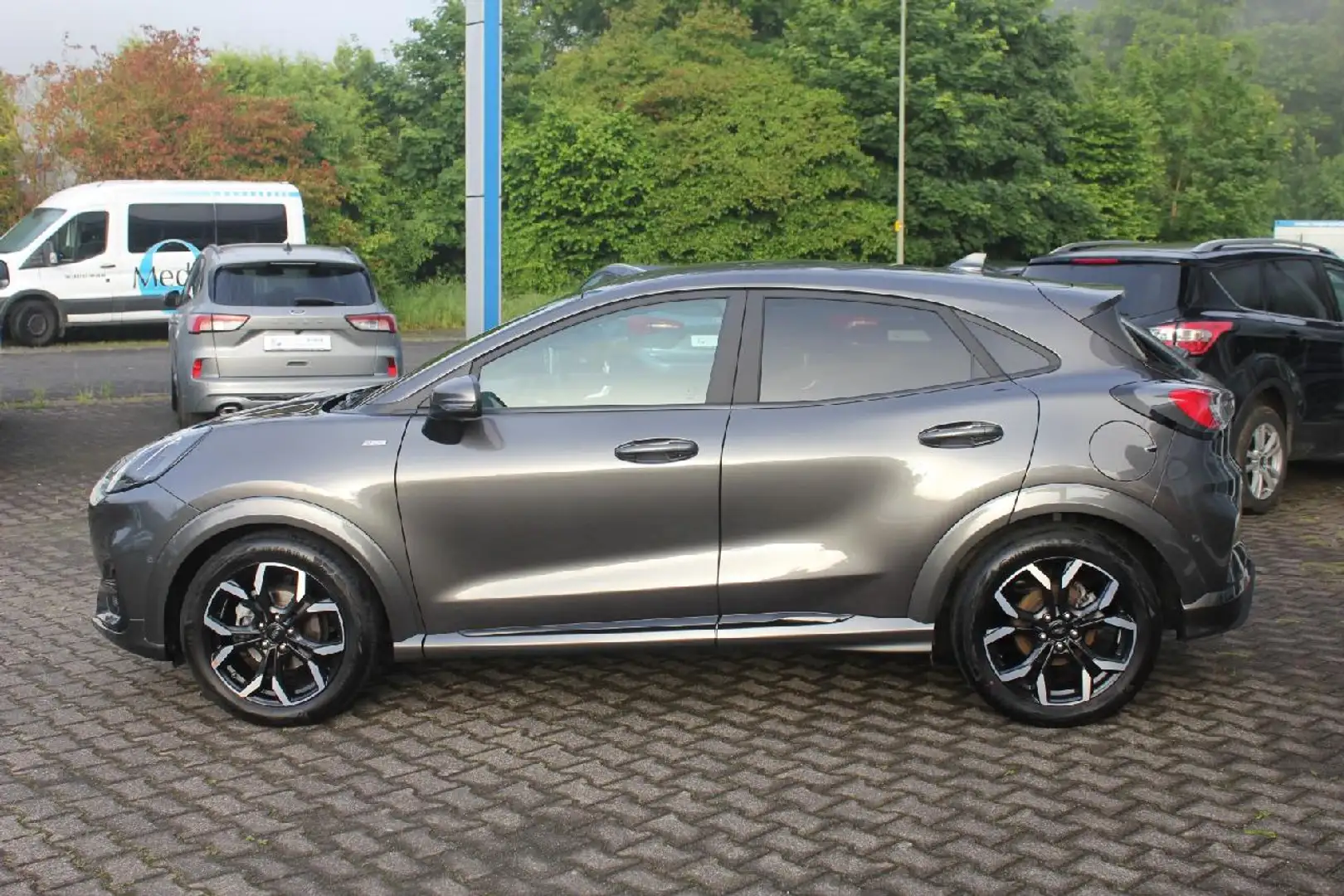 Ford Puma Hybrid ST-Line X Grau - 2