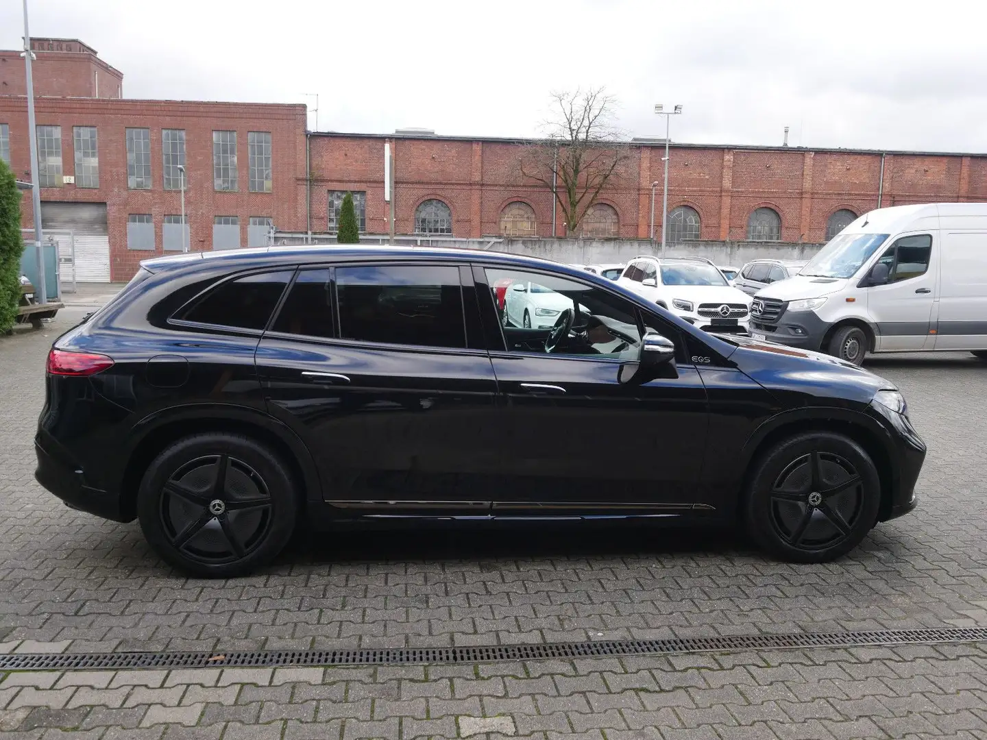 Mercedes-Benz EQS 580 4Matic AMG-Line Leder Pano Navi 7 Sitze Schwarz - 2