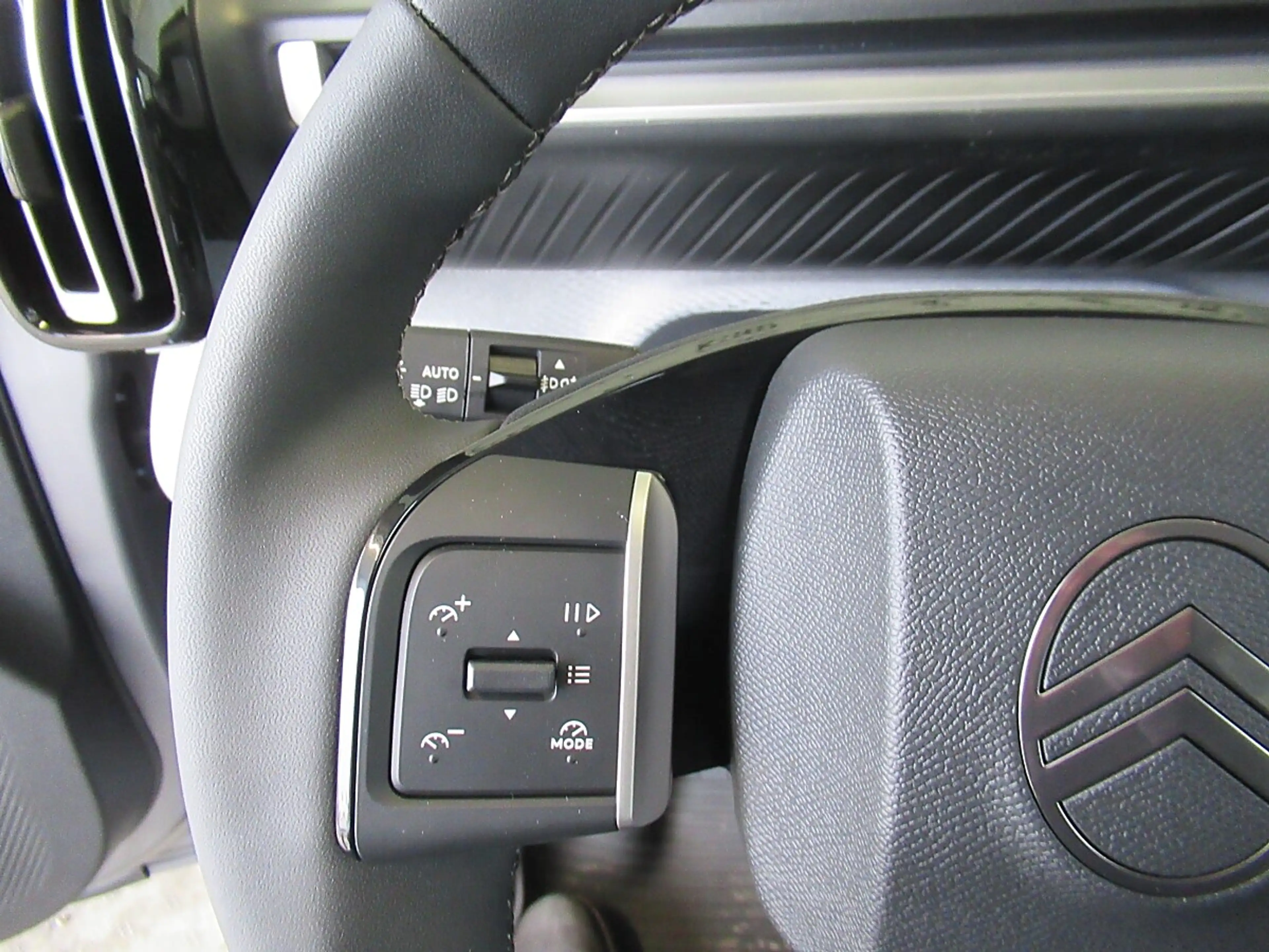 Citroen C3 Aircross Hybrid mHEV 145 Plus DSC6 *Winterpaket *LED *R-... — photo 11