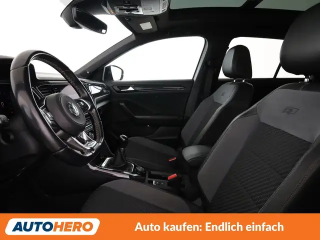 Volkswagen T-Roc view 10