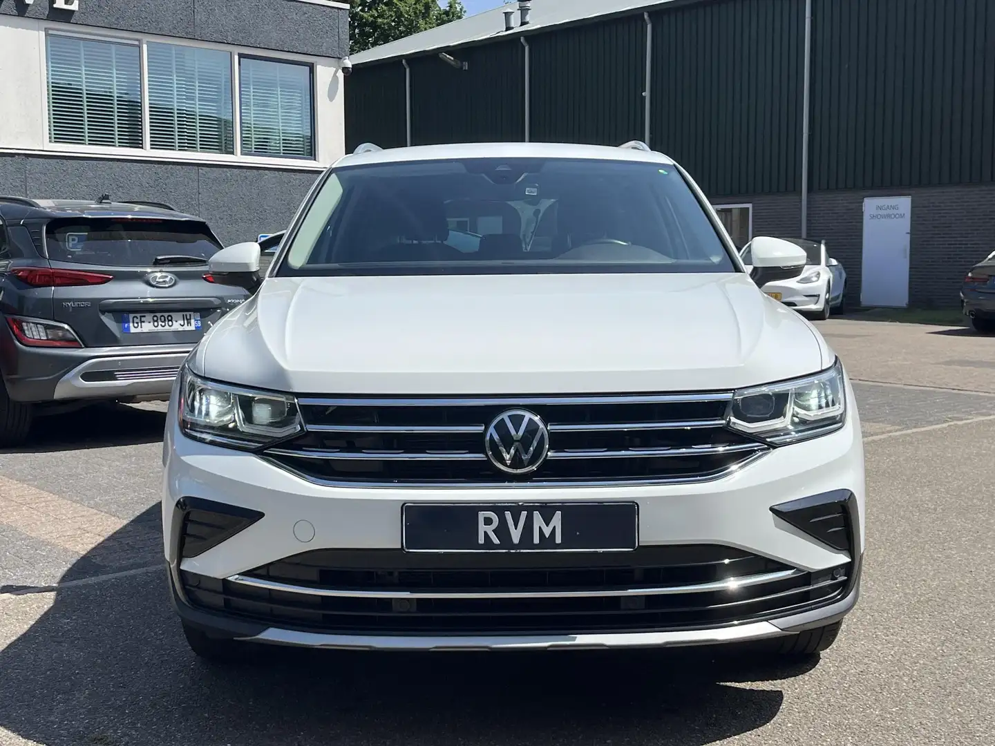 Volkswagen Tiguan 2.0 TDI Life Business VIRTUAL DASH | CAMERA | ELEK Wit - 2