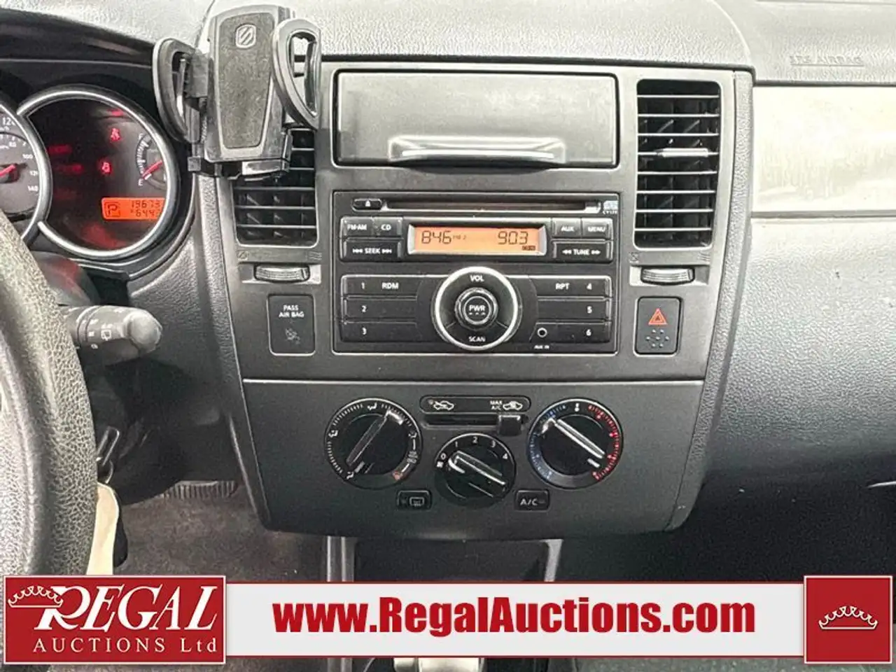 Nissan Versa fotografie Nissan Versa