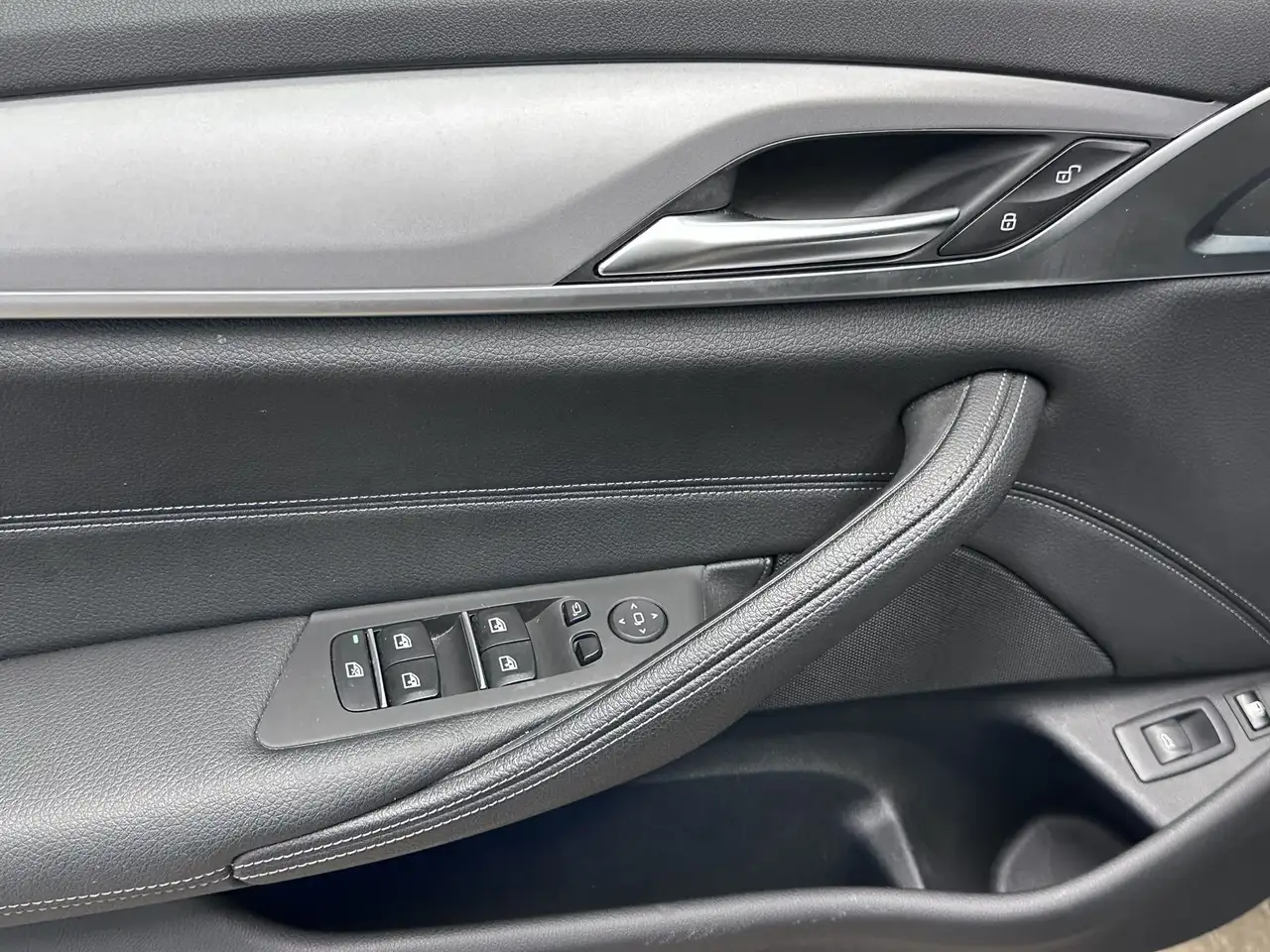 BMW 530 530e*PHEV*NAVI*SPORTZTLS*ZTLVW.*LED*LAGE BIV!*, миниатюра 22