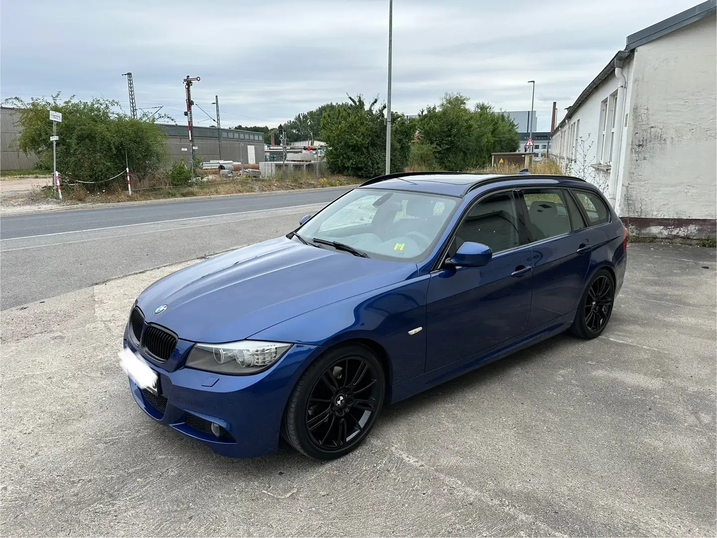 BMW 320 BMW E91 320d Edition Sport M-Paket 184PS Bleu - 2