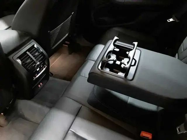 BMW X3 view 8