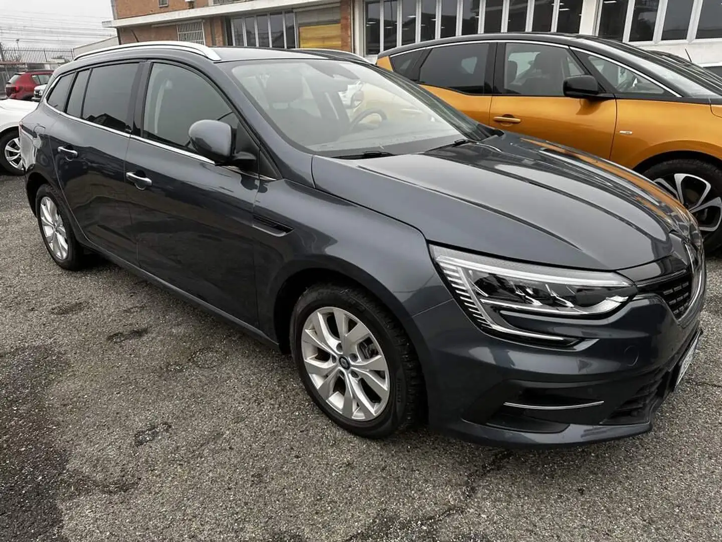 Renault Megane Sporter 1.6 plug-in hybrid Business E-Tech 160cv Grigio - 2