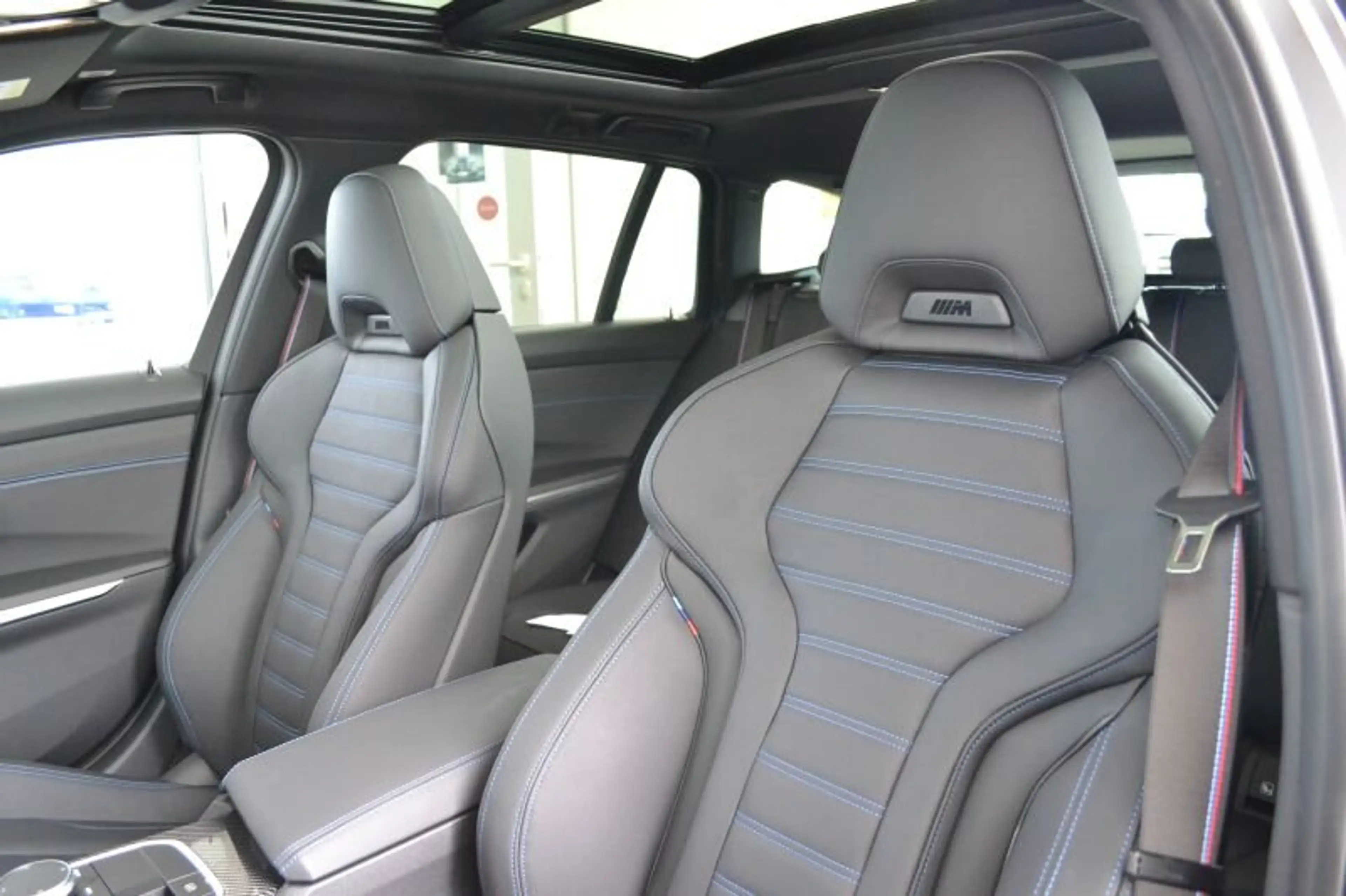BMW 340 Md xDrive Touring — photo 10