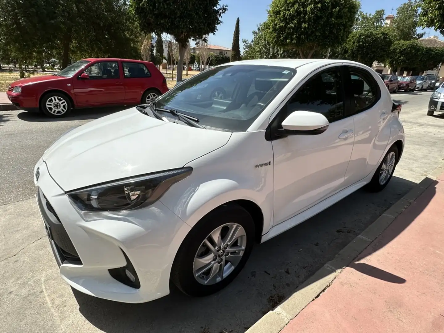 Toyota Yaris 120H 1.5 Active Tech Blanco - 1