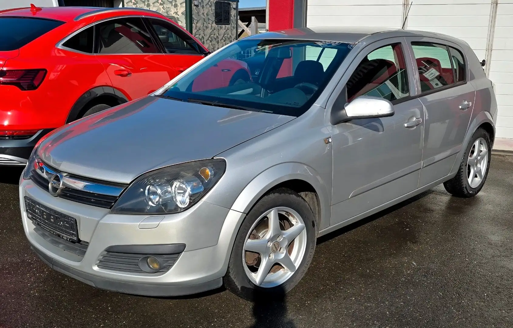Opel Astra H Lim. Edition Plus Silber - 1