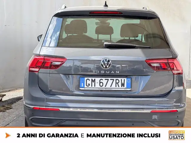 Volkswagen Tiguan view 5