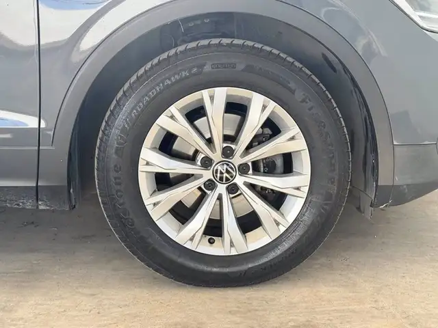 Volkswagen Tiguan view 15