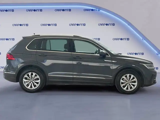 Volkswagen Tiguan view 6