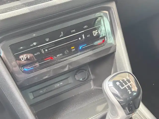 Volkswagen Tiguan view 25