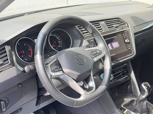Volkswagen Tiguan view 19