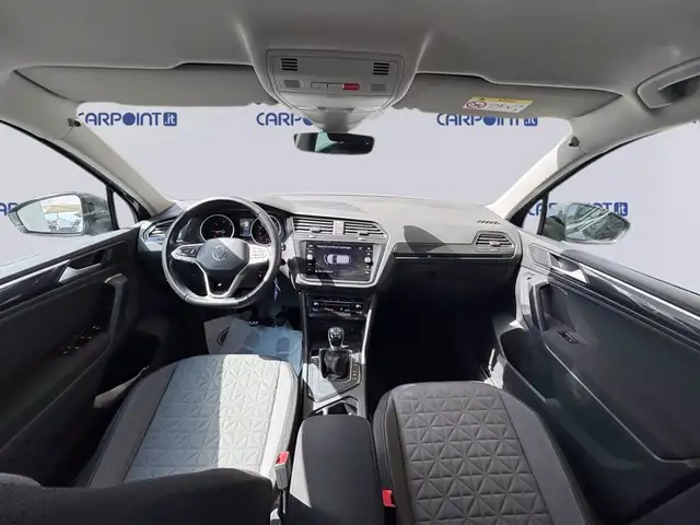 Volkswagen Tiguan view 11