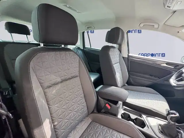 Volkswagen Tiguan view 8