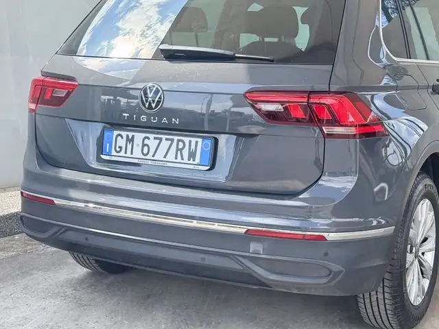 Volkswagen Tiguan view 18