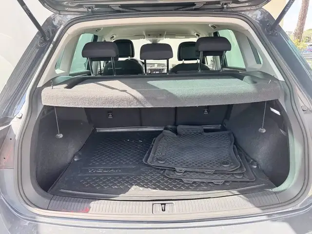 Volkswagen Tiguan view 12