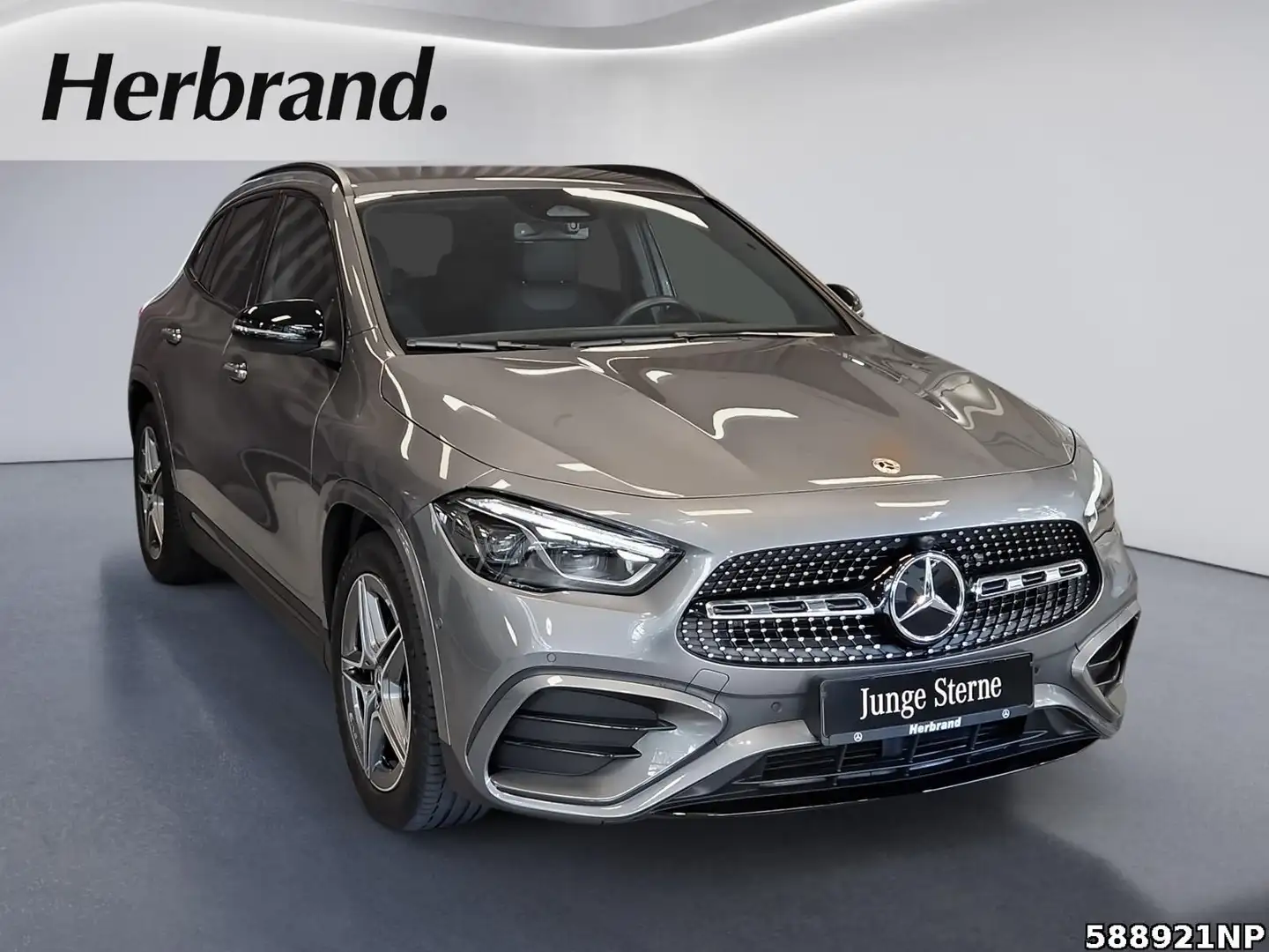 Mercedes-Benz GLA 220 d 4M AMG  AHK Night KeylessGO Distronic. Gris - 1