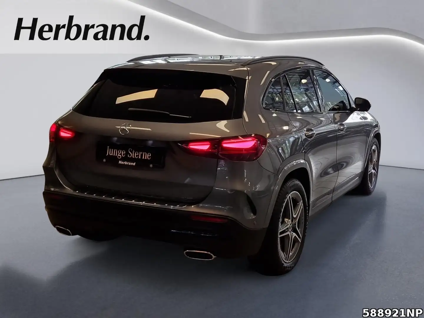 Mercedes-Benz GLA 220 d 4M AMG  AHK Night KeylessGO Distronic. Gris - 2