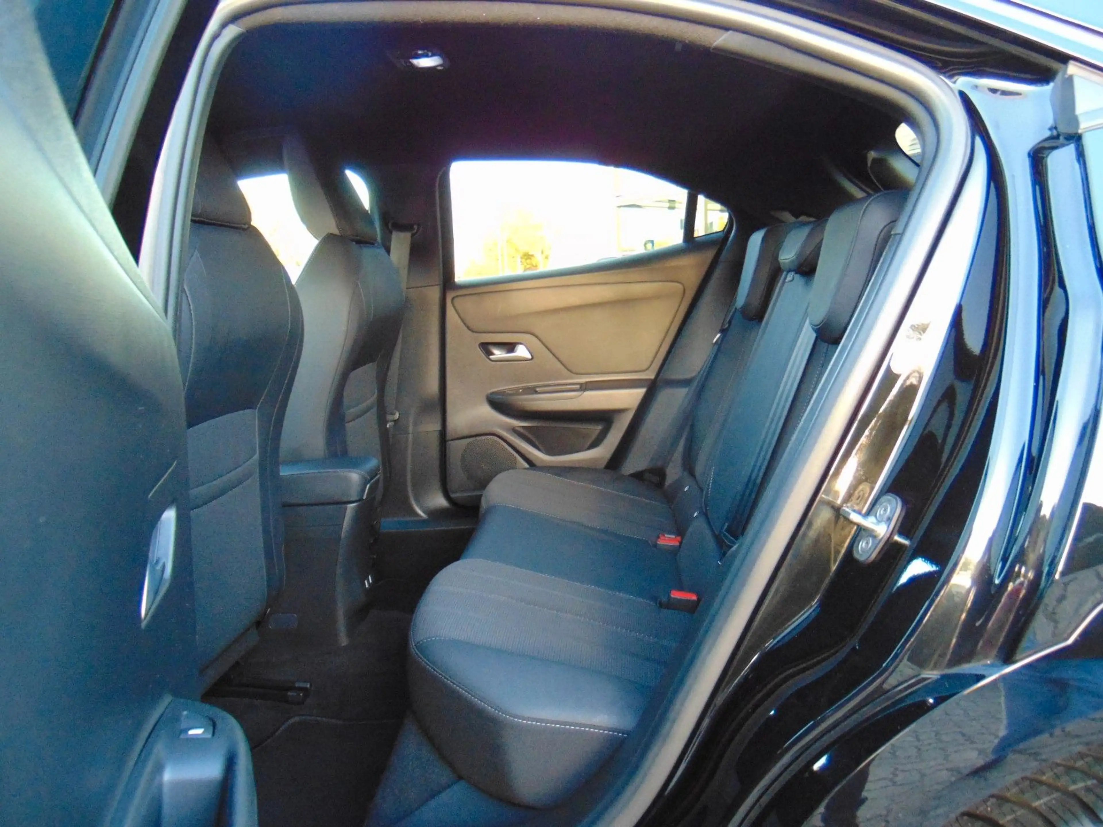 Opel Mokka 1.2 Turbo AT8 GS Facelift - Cam - Sitzhzg — photo 9