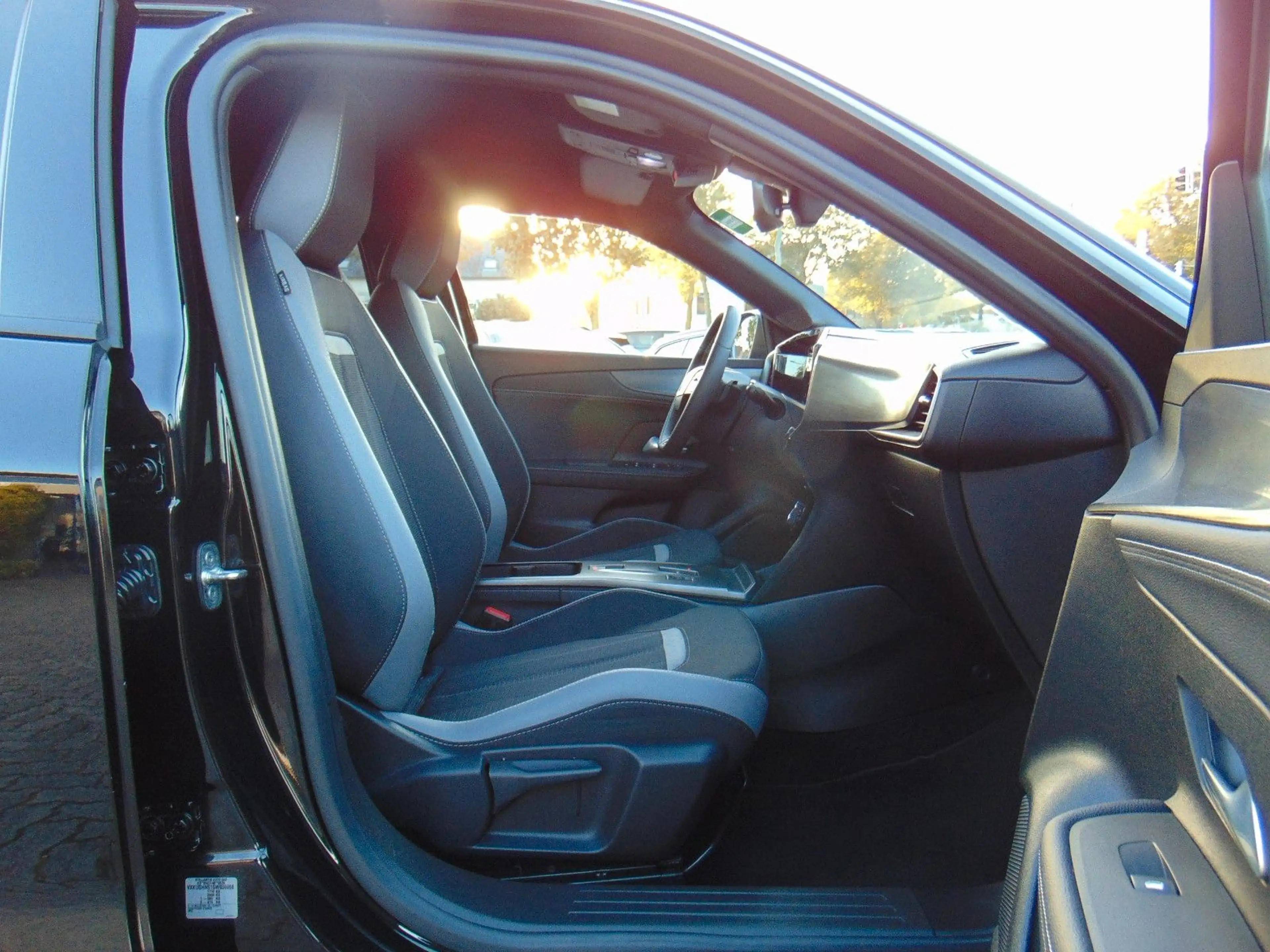 Opel Mokka 1.2 Turbo AT8 GS Facelift - Cam - Sitzhzg — photo 8