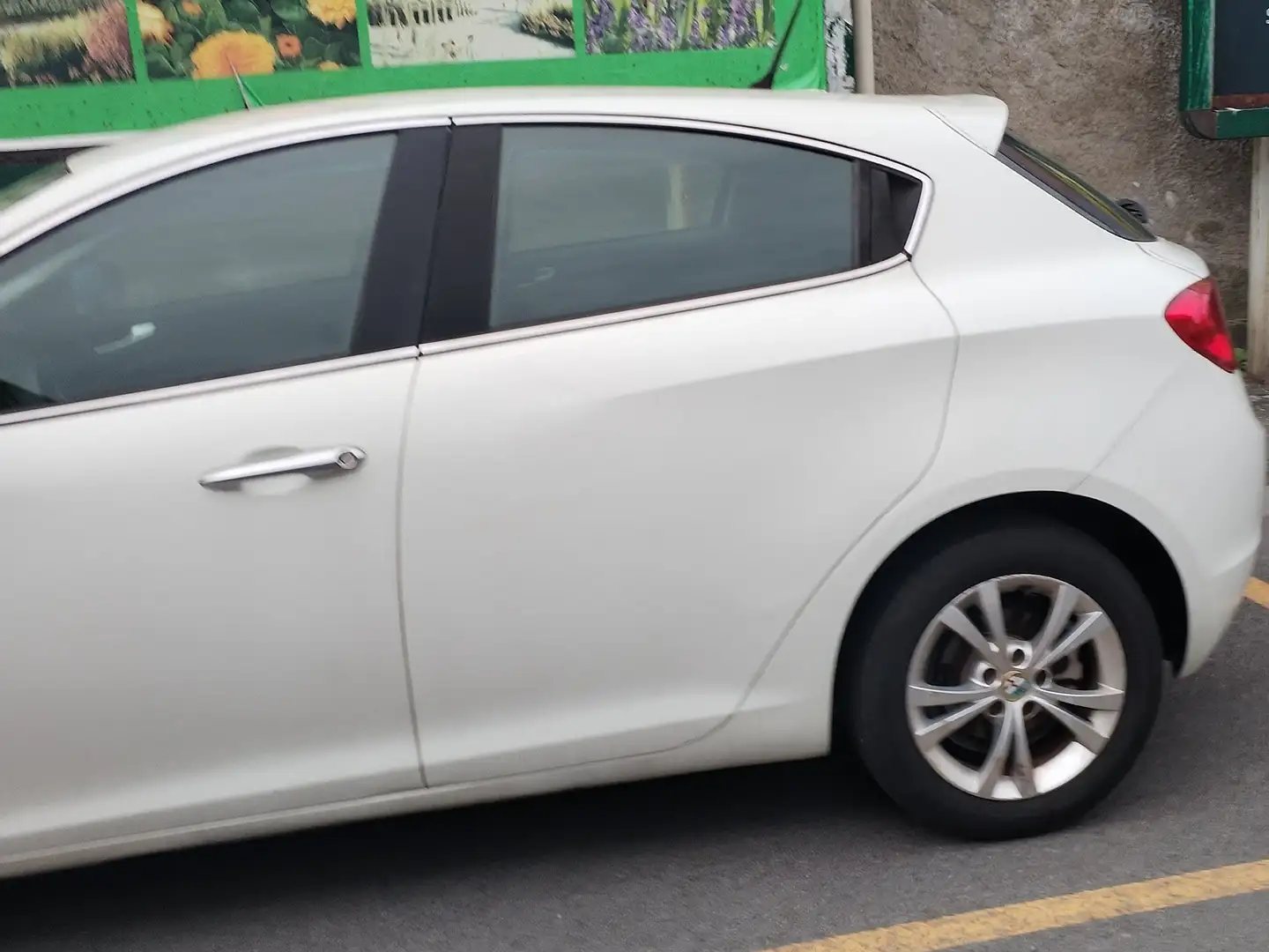 Alfa Romeo Giulietta Giulietta III 2010 1.6 jtdm(2) Distinctive Bianco - 2