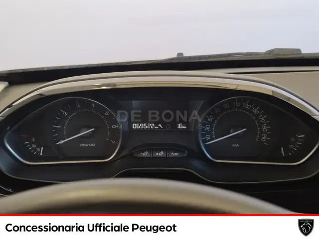 Peugeot 2008 view 11