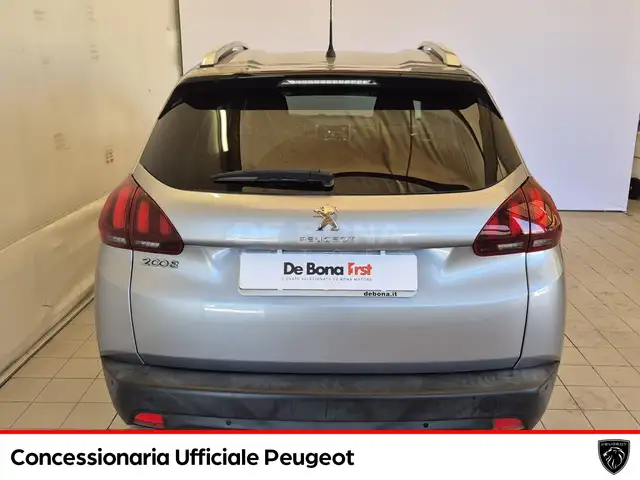 Peugeot 2008 view 5