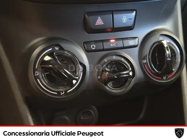 Peugeot 2008 view 14
