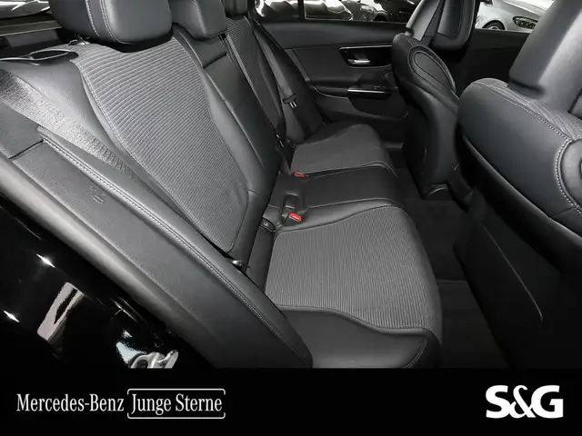 Mercedes-Benz C-Class view 7