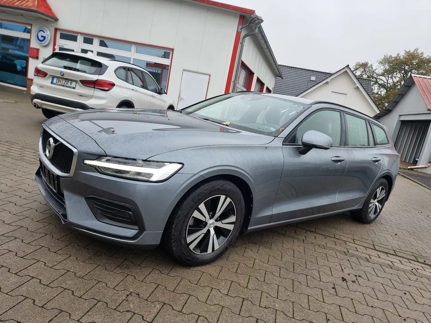 Volvo V60 LED ACC Spur Klima Navi Scheckheft Gris - 2
